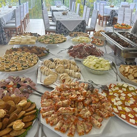 Restaurante Residencial Pizzaria S. Estevao Агиар да Бейра Екстериор снимка