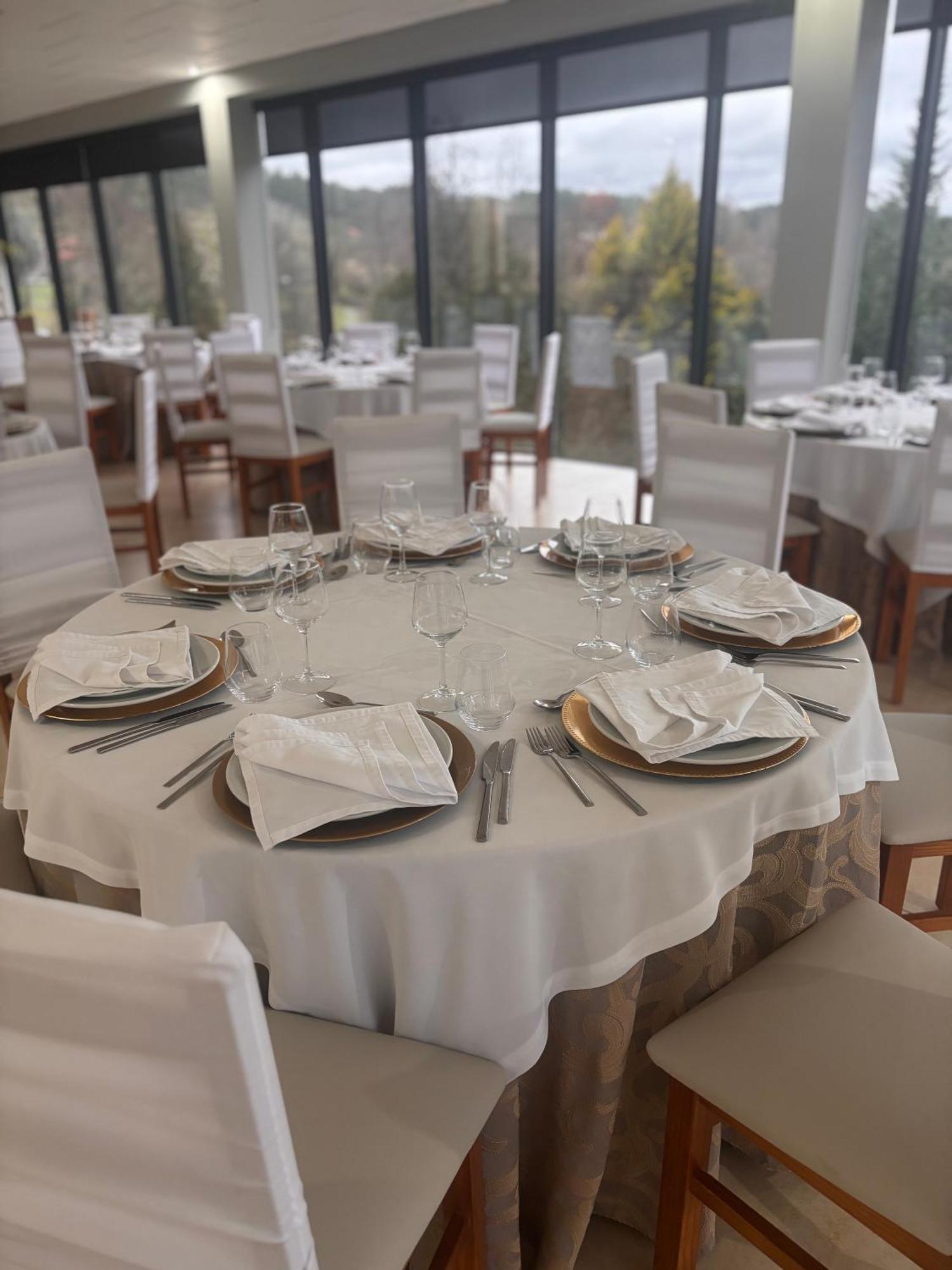 Restaurante Residencial Pizzaria S. Estevao Агиар да Бейра Екстериор снимка